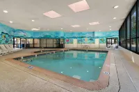 Ramada by Wyndham Harrisburg/Hershey Area - Pools