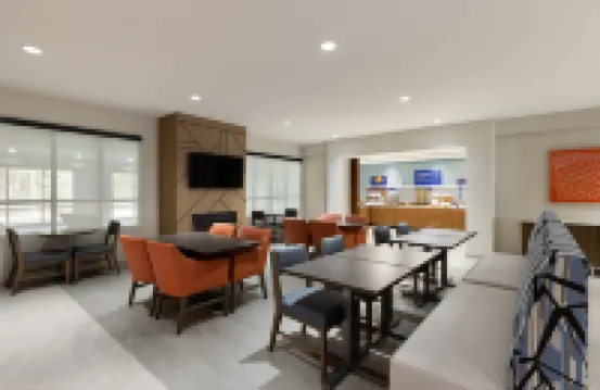 Holiday Inn Express Savannah Airport, an IHG Hotel