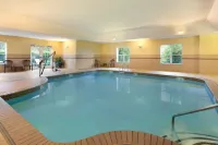 Country Inn & Suites by Radisson, Braselton, GA - piscina