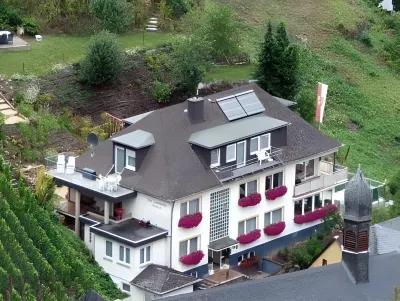 Hotel Villa Tummelchen Hotels near Monument Geschiedenis Cochem