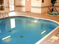 Wingate by Wyndham Oshkosh - Pool