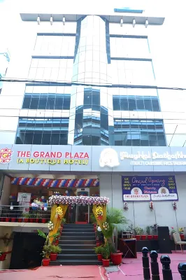 Blossoms Room Hotel Holidays Inn Plaza- Free One Meal Hotels in Hyderabad