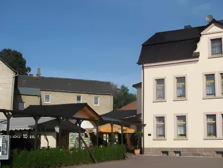 Hotel Friedchen Mit Eigener Fleischerei Отели в г. Артерн