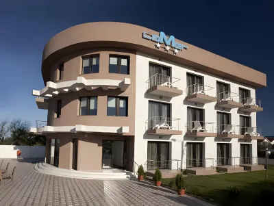 Vila la Mer Hotels near Tomis Eye