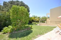 A Stylish Villa with a Private Pool, Short Drive from the Centre, Free AC & Wifi