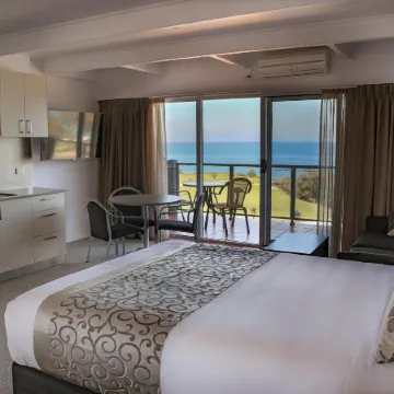 Amooran Oceanside Apartments & Motel