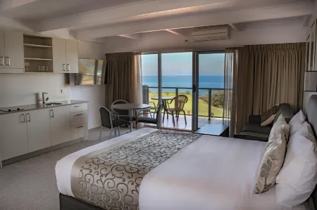 Amooran Oceanside Apartments & Motel