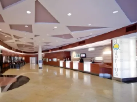 陽光和雪水瓶座 SPA 公寓酒店