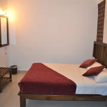 Port View City Hotel Hotels near Dematagoda Railway Station