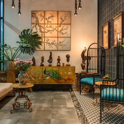 Aaron Boutique Hotel Hotels near Colorwaves Gallery