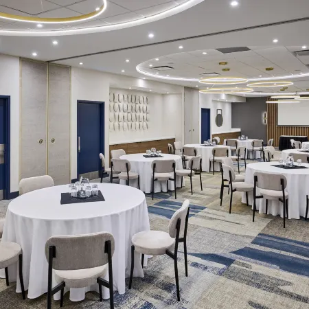 Holiday Inn BURLINGTON CONFERENCE CENTRE by IHG