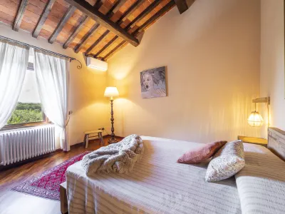 Croce Hotels near Santuario della Madonna della Querce, Lucignano