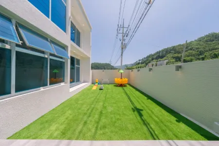 Gyeongju Four Kids Pool Villa Отели рядом с достопримечательностью «Gameunsa»