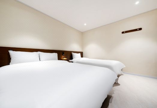 지리정원 주변 산책로