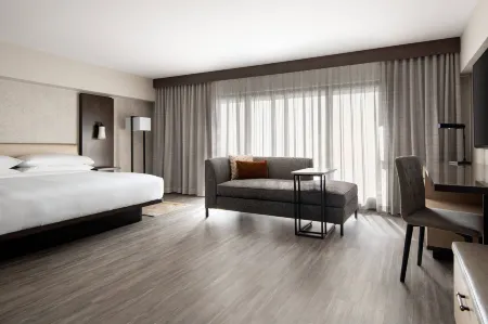 Marriott Riverside at the Convention Center Отели рядом с достопримечательностью «Riverside Municipal Auditorium»