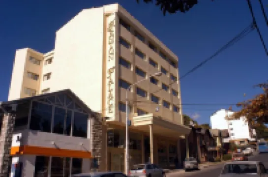 巴里洛切肯頓宮飯店 住宿飯店