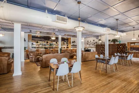 The Shore Club Wisconsin, Ascend Hotel Collection