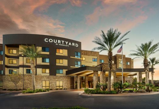 6. 코트야드 바이 ..