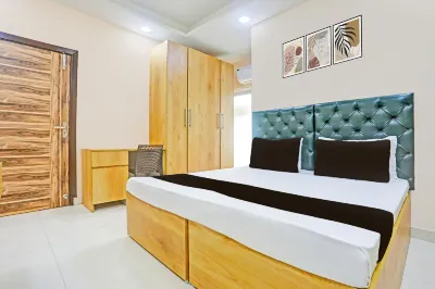 OYO Hotel White House Hotels in North East Delhi