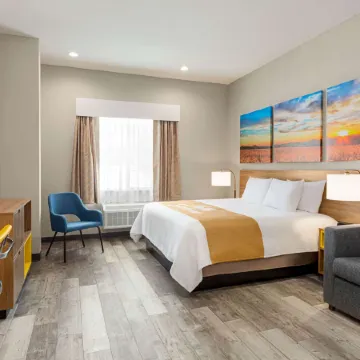 Days Inn & Suites by Wyndham Greater Tomball