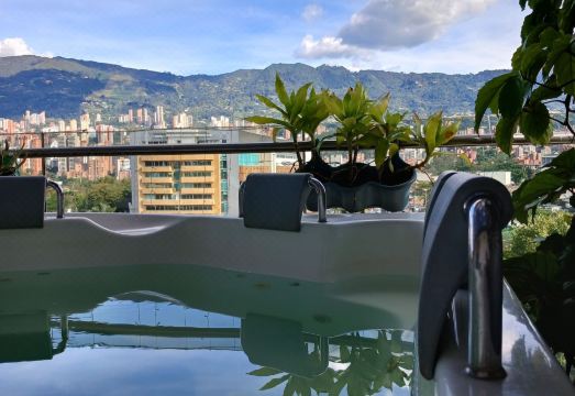 Hotel Sixtina Plaza Medellin Spa Area