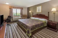 Super 8 by Wyndham Yorkville Hotels in Oswego