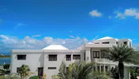 Sheriva Luxury Villas and Suites Hoteles cerca de Sandy Island