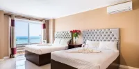 EM Royalle Hotel & Beach Resort - غرفة مطلة على الجبل