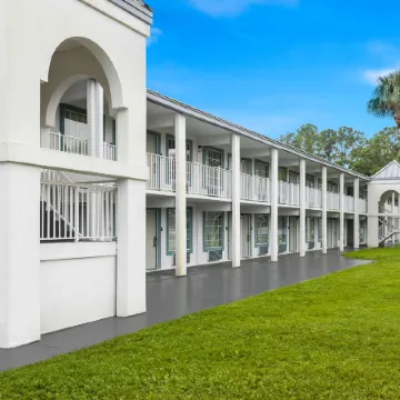 Suburban Studios Brunswick I-95