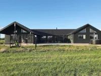 Luxury Retreat with Pool - by Traum Ferienwohnungen Hotel in zona Møn Is