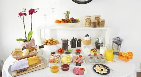 Hotell Stella Отели рядом с достопримечательностью «Главное здание университета»