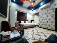 Diplomat Inn Hotel - balcony