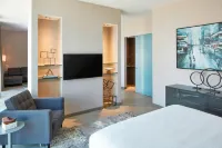 AC Hotel des Moines East Village Hotel dekat Grand View University