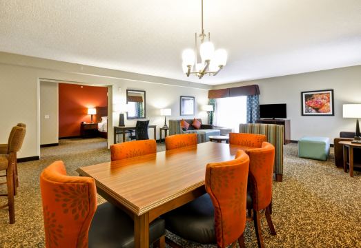 5. 햄프턴 인 디어..