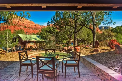 Grand Estate: Pool/ Tennis/ Pickleball/Golf/Firepit/Hot Tub on 6 Private Acres!