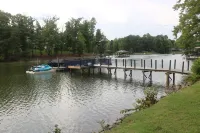 Charming 3-bedroom house on the lake in gorgeous Denver, NC