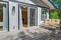 Modern Treetop House 10 min to downtown Asheville!