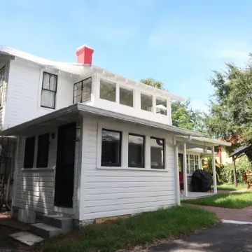 The Flowers House - Downtown Historic Home in the Heart of Mount Dora