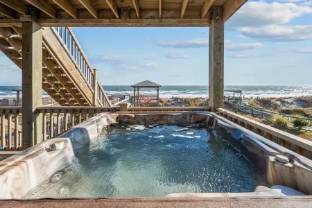 Family Friendly Oceanfront Home with Expansive Decks and Hot Tub