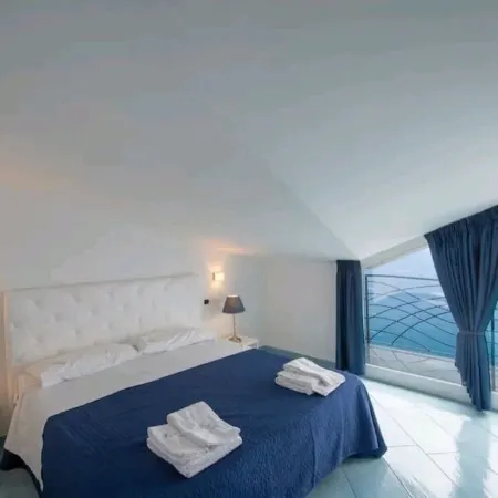 In Amalfi Coast: Modern and elegant "Mareblue" house with wonderful sea view