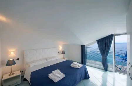 In Amalfi Coast: Modern and elegant "Mareblue" house with wonderful sea view