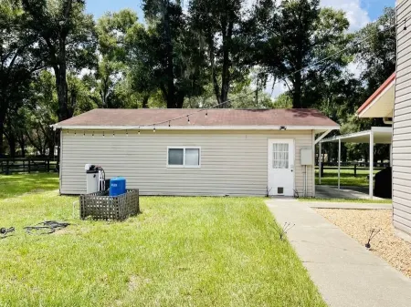 Farm living by Santos Trails & the Villages!