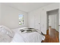 Convenient to lakes, bike trails, parks.  Dog-friendly. Fenced Yard. Hotel dekat Beth El Synagogue