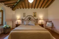 Lodging with terrace, A/C, pool with jacuzzi corner, children friendly, sleep 4 Hotels in Peccioli