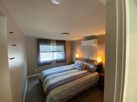 Cozy Cole St Home built in 1910 in Downtown Enumclaw Отели в г. Энумкло