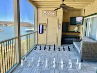 Lakefront family condo with a screened in balcony on the Lake Of The Ozarks!!