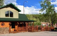 Mountain Peaks Inn, BEAR MOUNTAIN SUITE, Downtown Hill City Hotel dekat Black Hills Institute - Museum