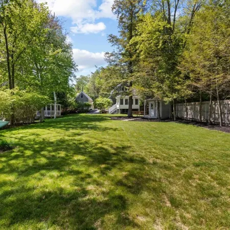 Sebago Breeze Lake House