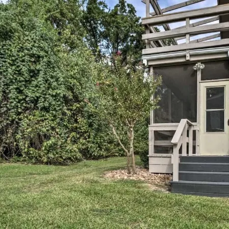 Upscale Escape on Lake Conroe in April Soundon Lake Time” 3-2 on First Floor!