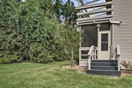 Upscale Escape on Lake Conroe in April Soundon Lake Time” 3-2 on First Floor!